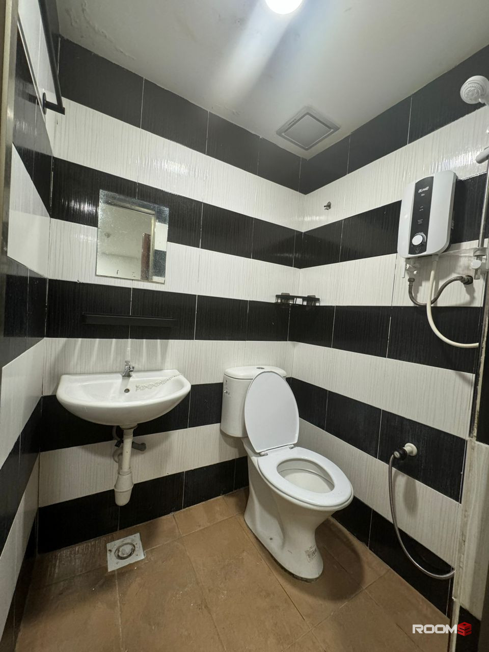 🌈 Easy Move In - Zero Deposit Room for Rent near Serdang Raya Selatam MRT Station Seri Kembangan