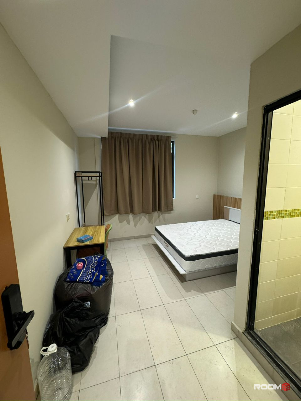 Working at UOA Business Park ❓ Check this Room attach with Toilet near to LRT Subang