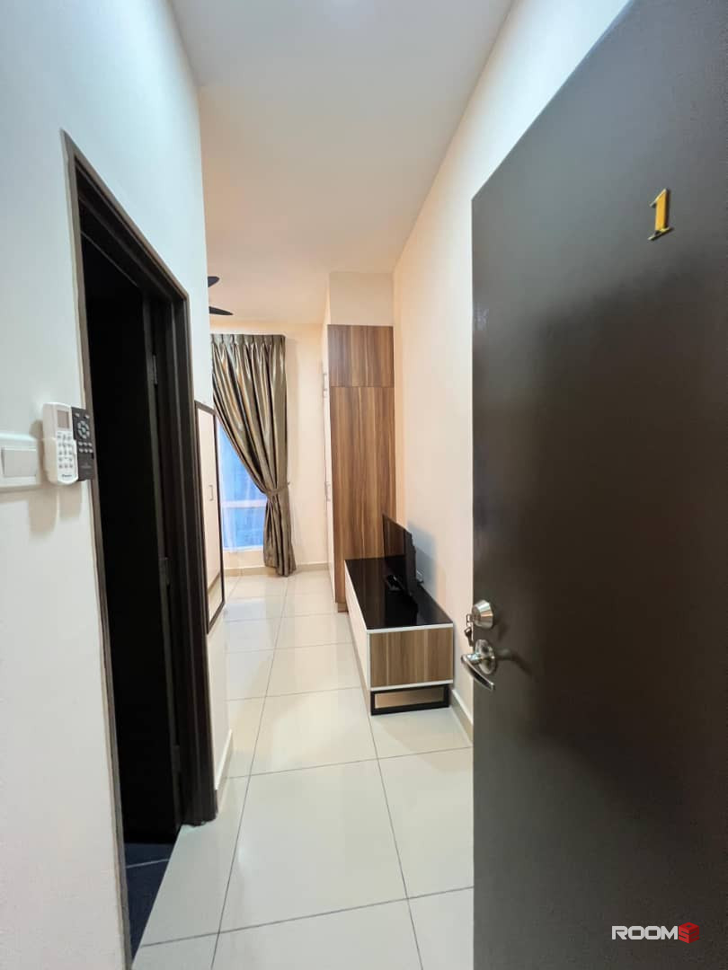 Room for rent at M Condominium @ Larkin Perdana