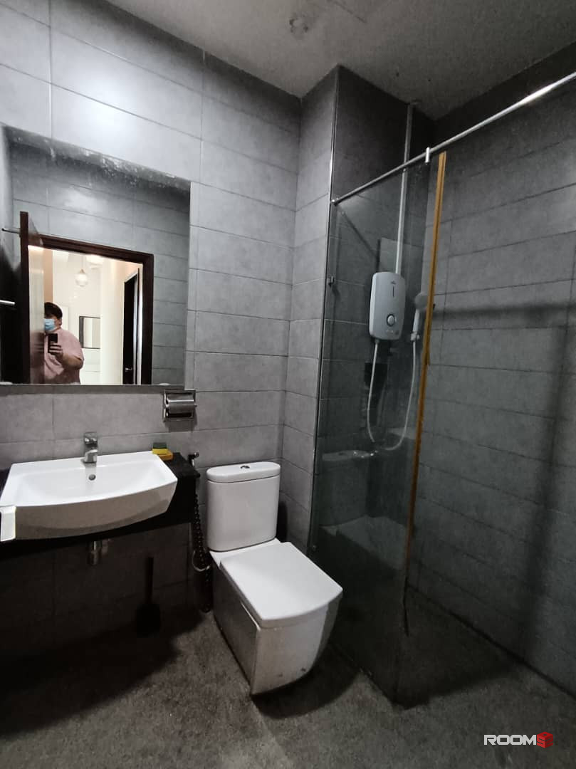 Room for rent at Paragon Suite @ CIQ JB