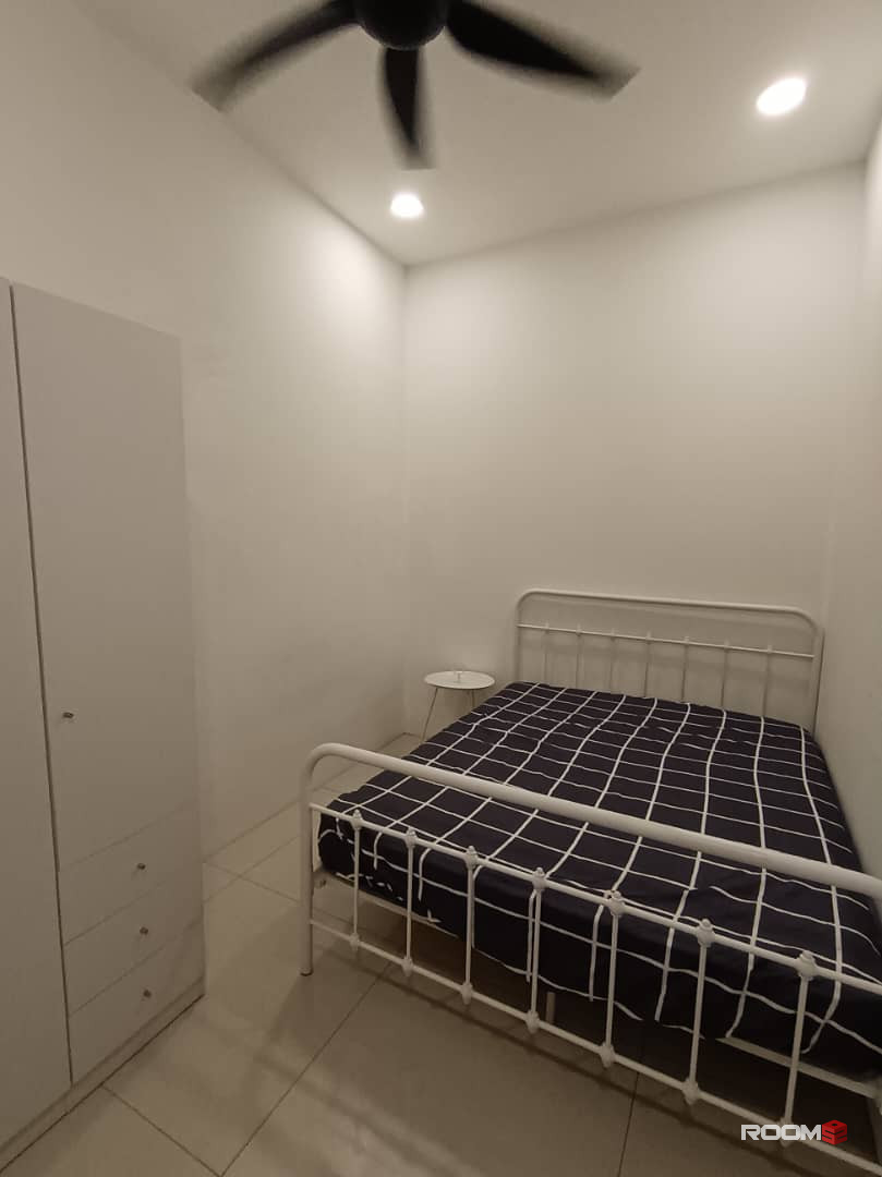 Room for rent at Paragon Suite @ CIQ JB