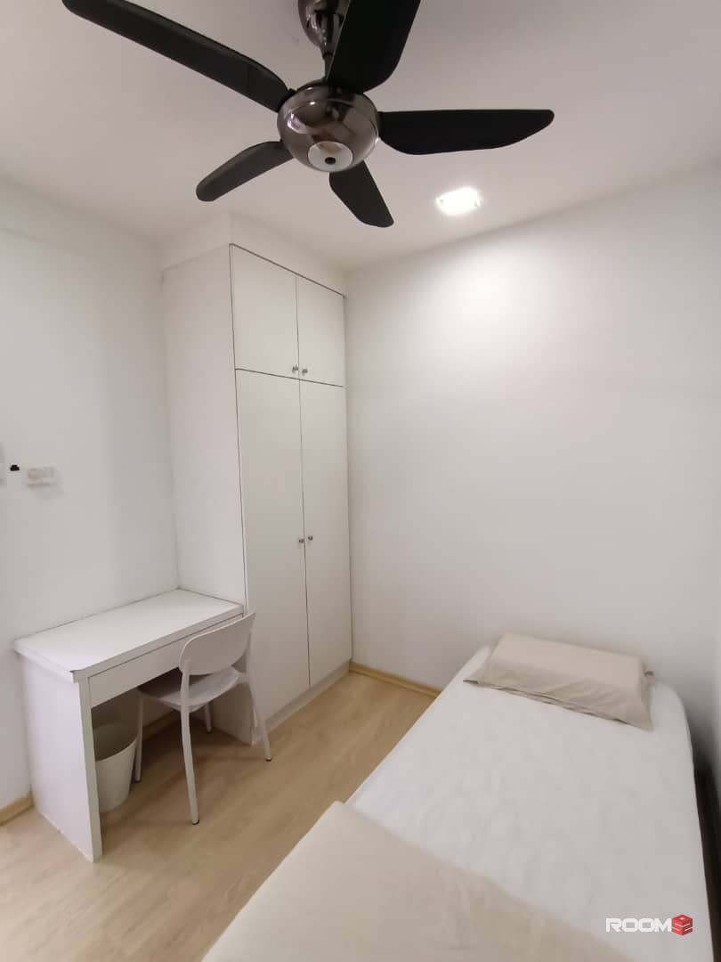 Female Room for rent at Larkin Heights @ Larkin Idaman