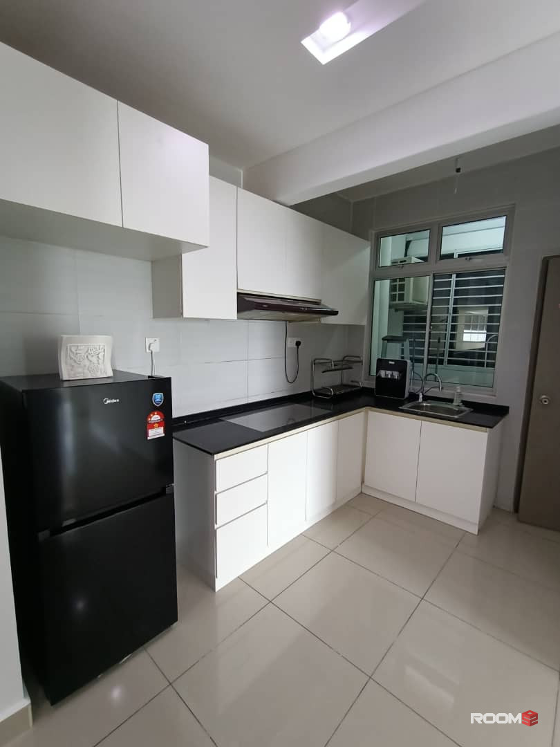 Female Room for rent at Larkin Heights @ Larkin Idaman