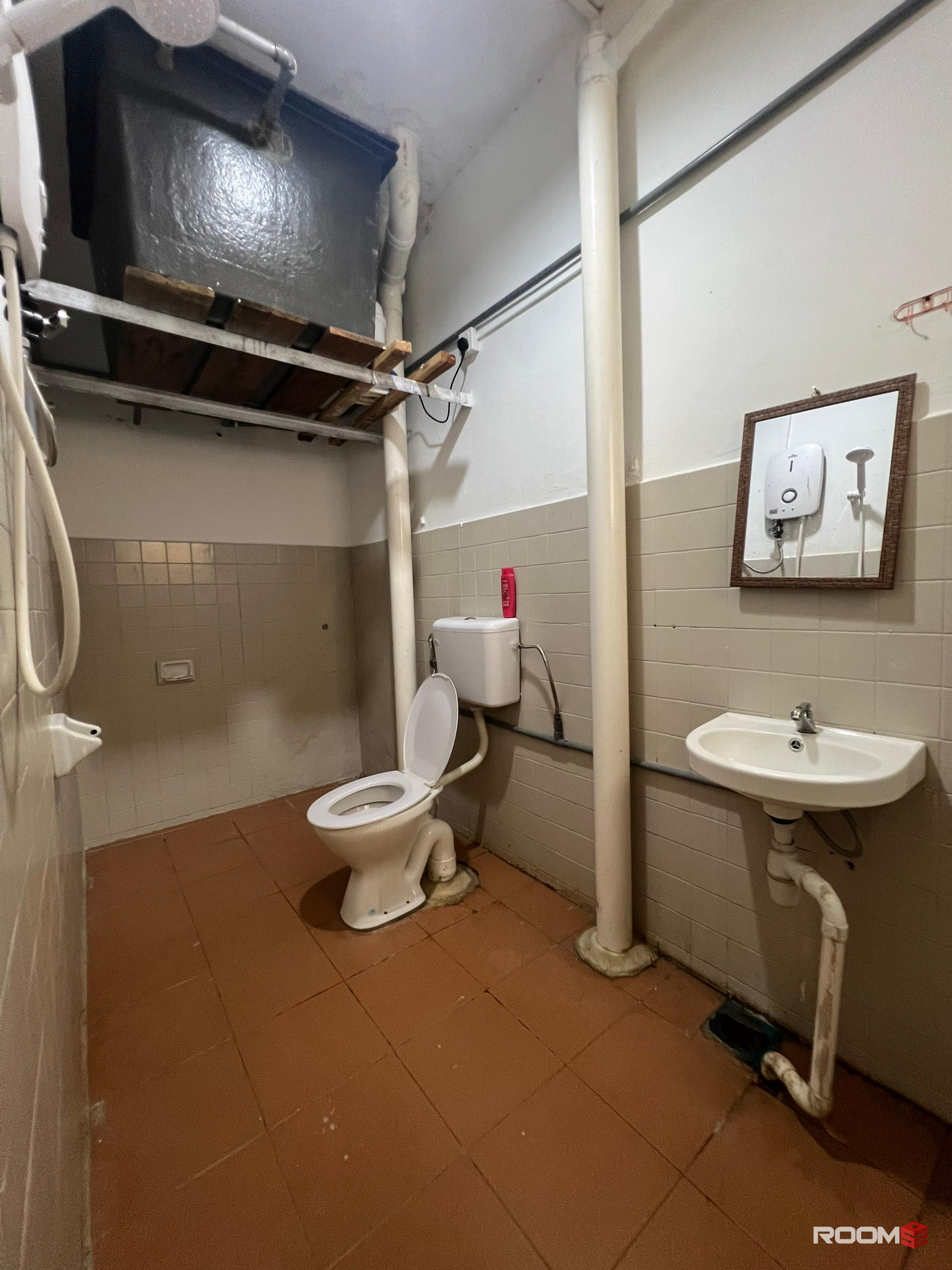 Single room for rent at Jim Quee Apartment ## Limited unit left ## Near to CIQ customs/JB central