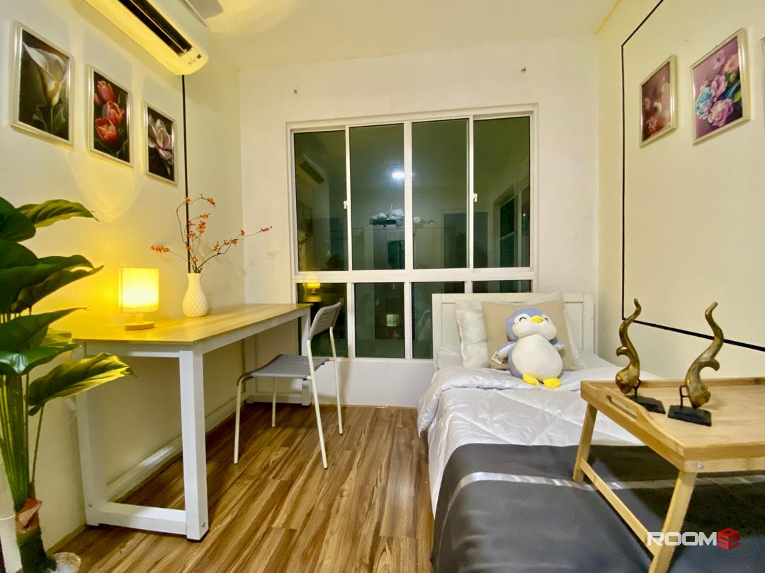 Middle room for rent at prefer 👩female @ Kelana Puteri Condo