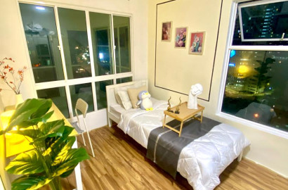 Middle room for rent at prefer 👩female @ Kelana Puteri Condo