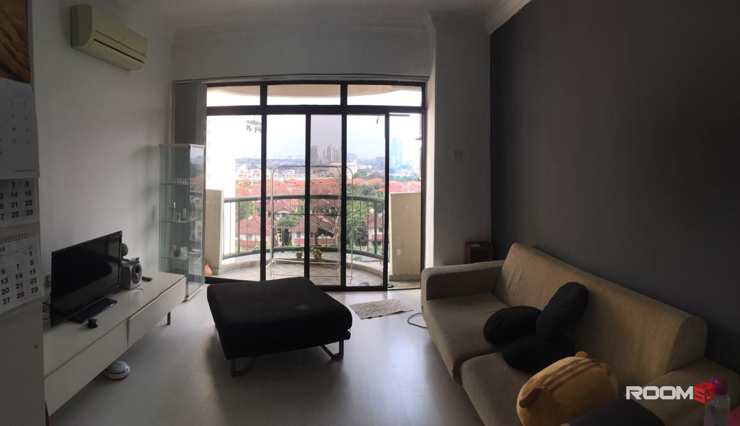 Middle room for rent at Mutiara Oriental Condominium prefer 👩female