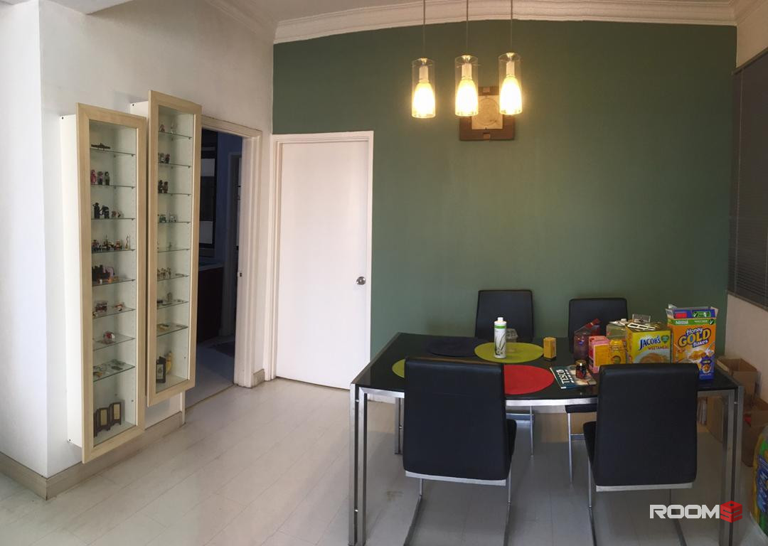 Middle room for rent at Mutiara Oriental Condominium prefer 👩female