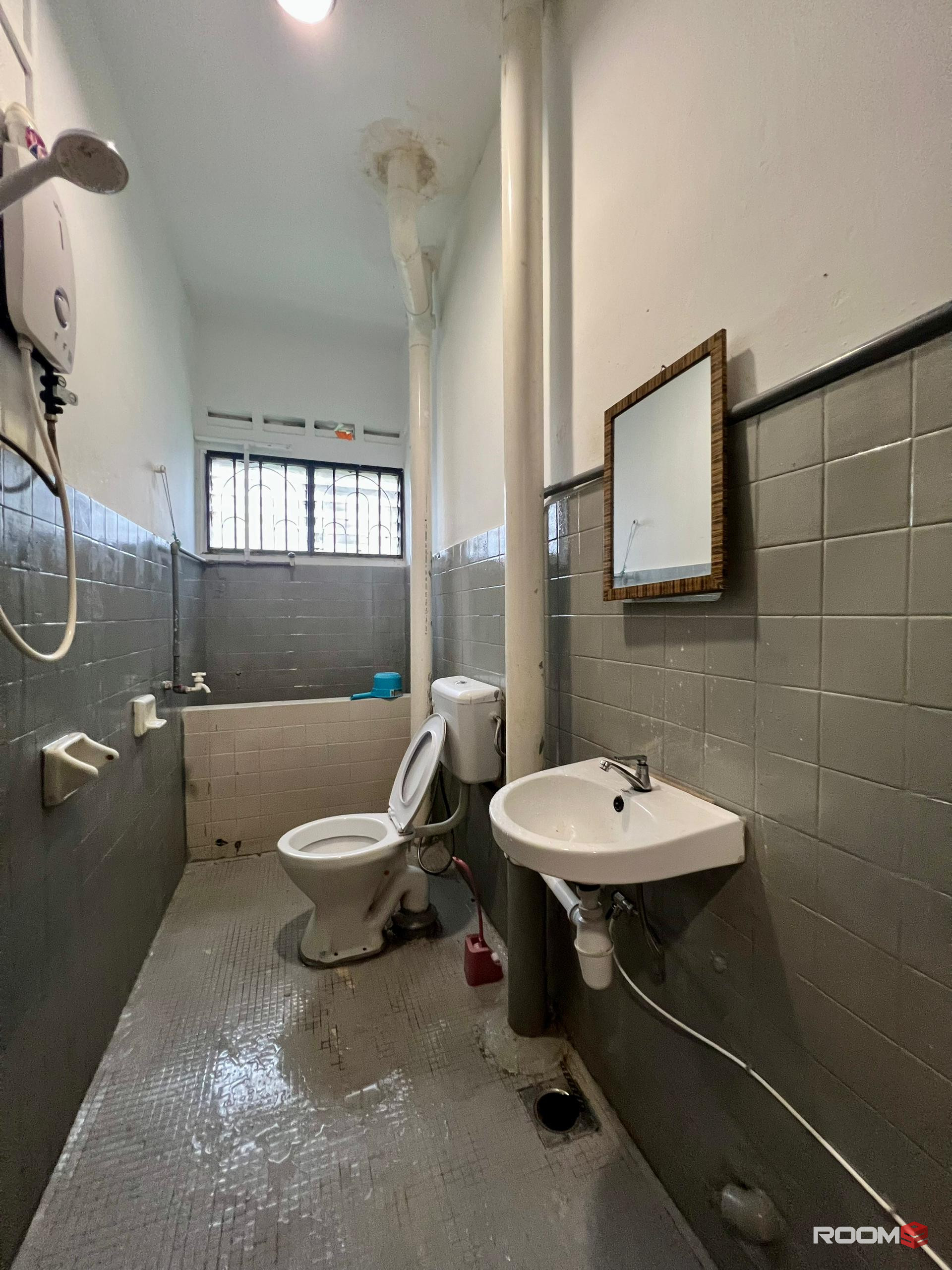 📣End of year promotion 🔥Aircond room for rent at area CIQ 📍10 mins walking distance to customs