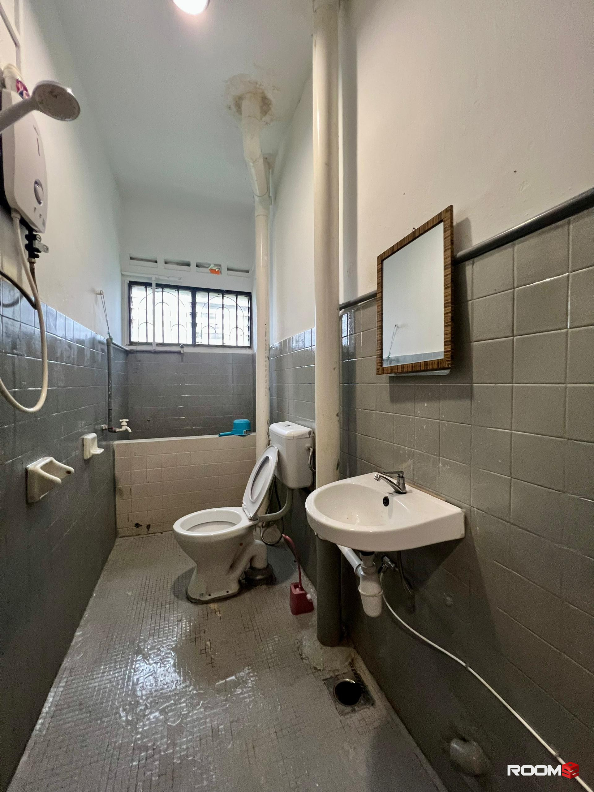 📌Aircond room for rent 📍10 mins walking distance to customs CIQ ⭐Zero Deposit Available ✅