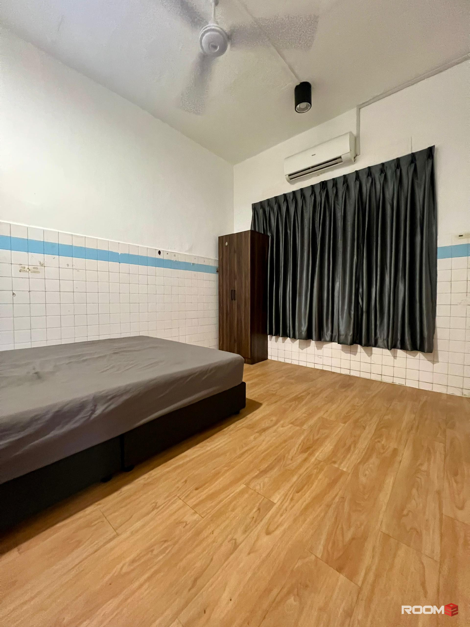 📣End of year promotion 🔥Aircond room for rent at area CIQ 📍10 mins walking distance to customs