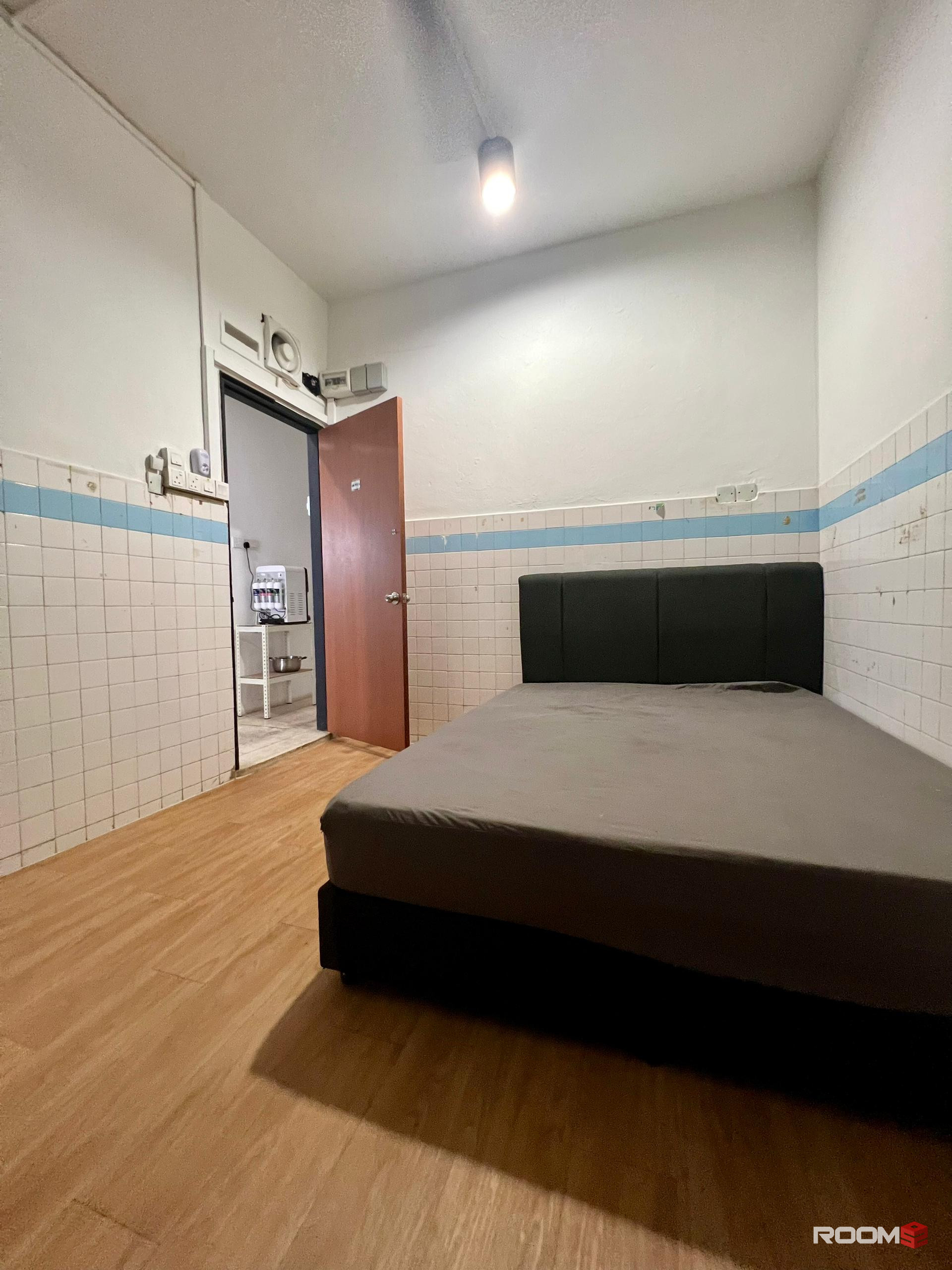 📣End of year promotion 🔥Aircond room for rent at area CIQ 📍10 mins walking distance to customs