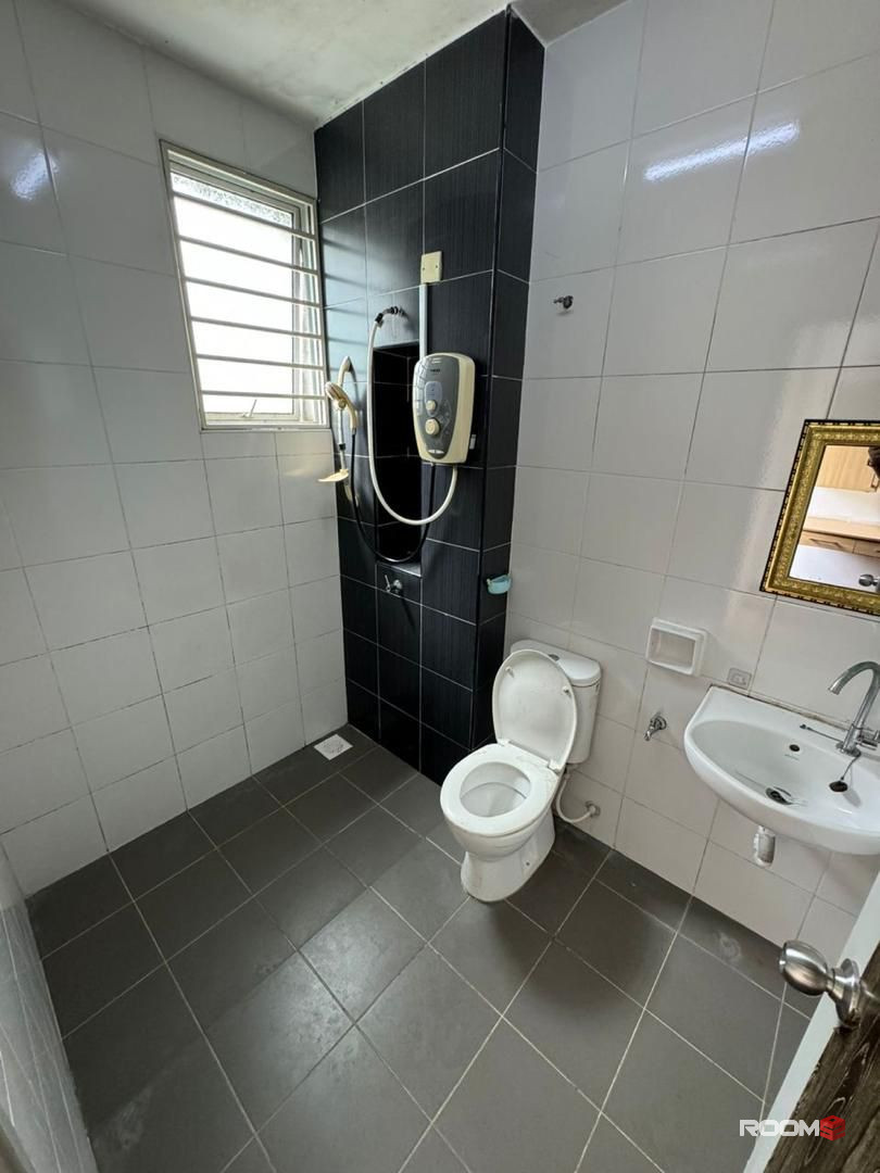 💥MURAH-MURAH SAHAJA💥BUKIT TINGGI 2 MIDDLE ROOM WITH PRIVATE BALCONY FOR RENT🎏🎏🎏NEAR TO GM KLANG , AEON MALL, PORT K