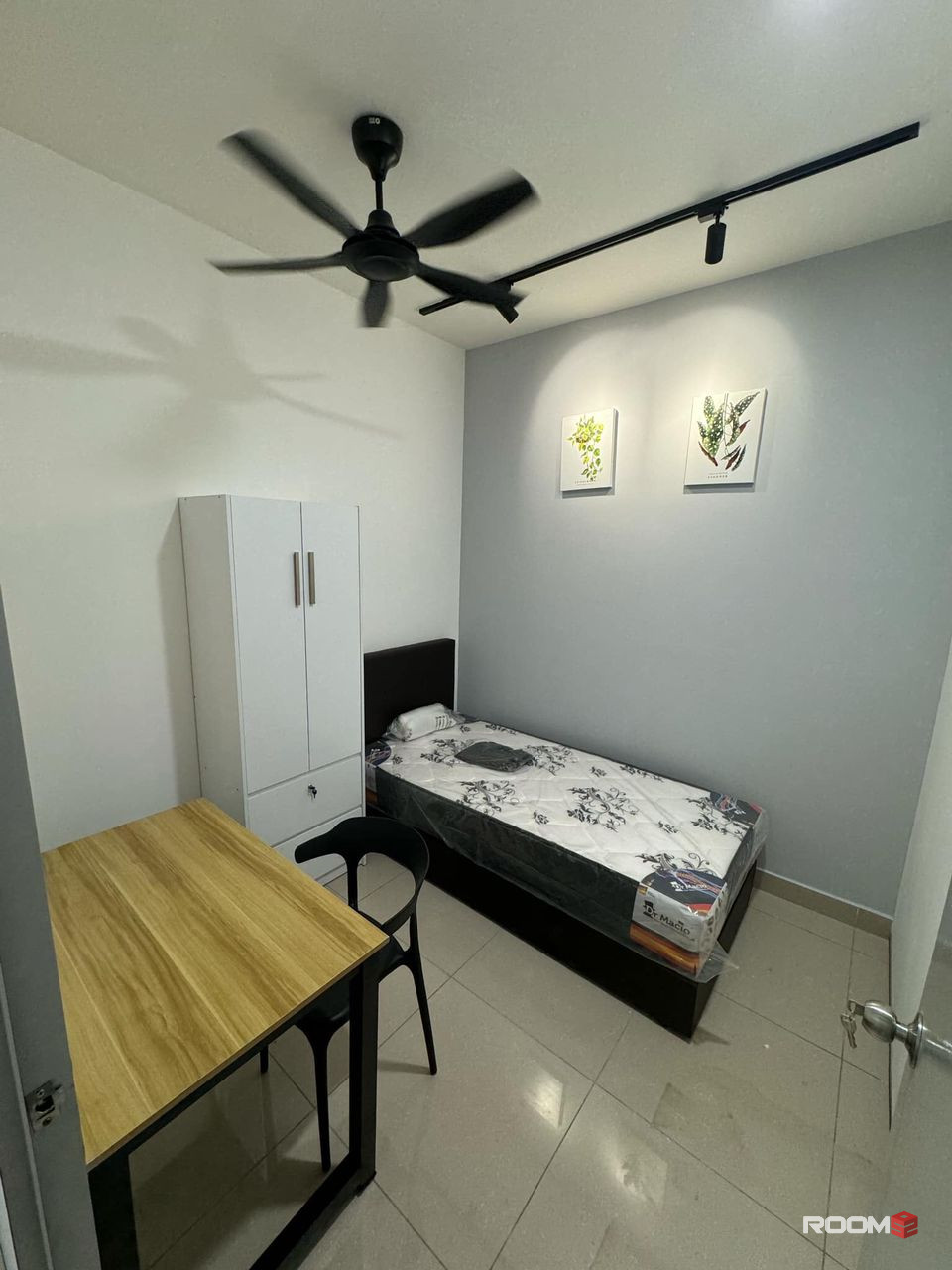 Residence Suasana Damansara Damai Small Room for rent