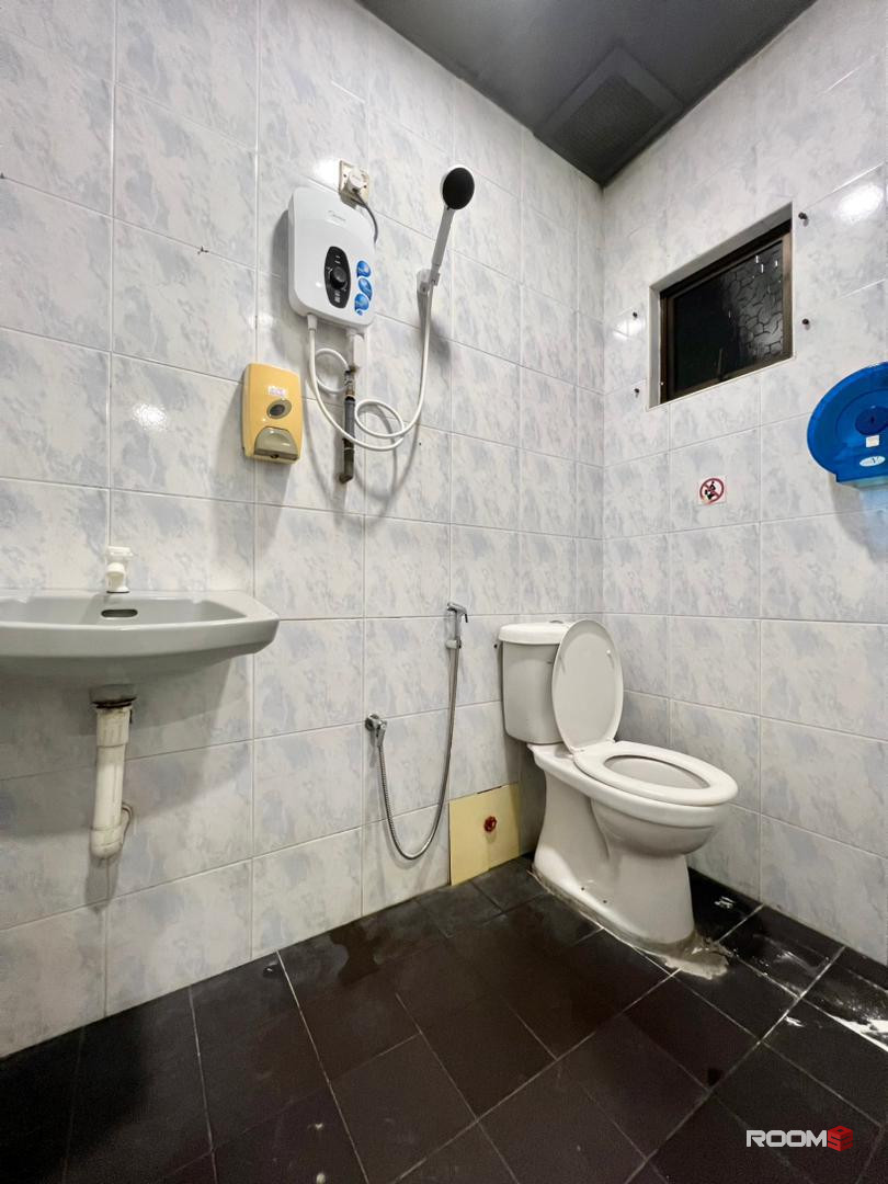 😍 Prime location near HSI & Tebrau hotspots – Stylish rooms, great amenities, zero deposit! Ready for you now! 🚪✨