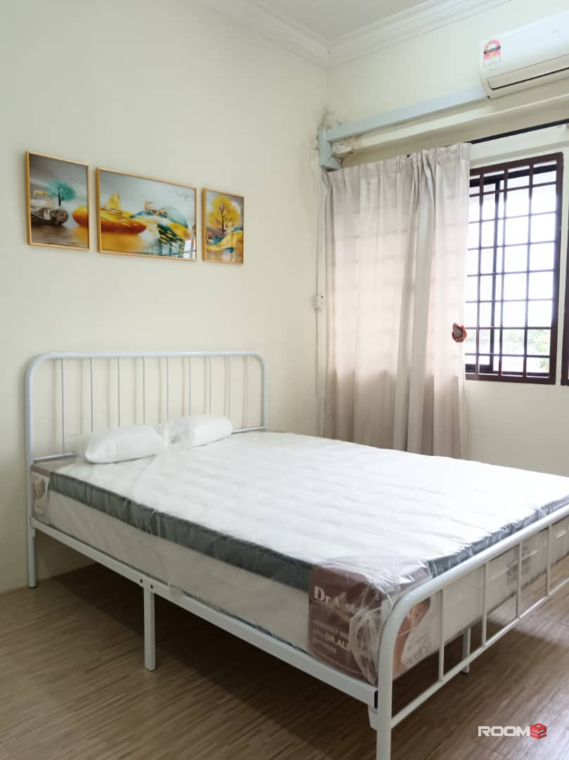 Female room at Taman Ungku Tun Aminah @ Skudai