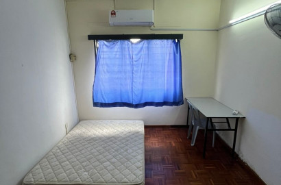 🔥LOW DEPOSIT🔥COUPLE MIDDLE ROOM FOR RENT  AT SS2 PETALING JAYA 🎏🎏NEAR TO TAMAN BAHAGIA LRT /TAMAN PARAMOUNT LRT💥💥