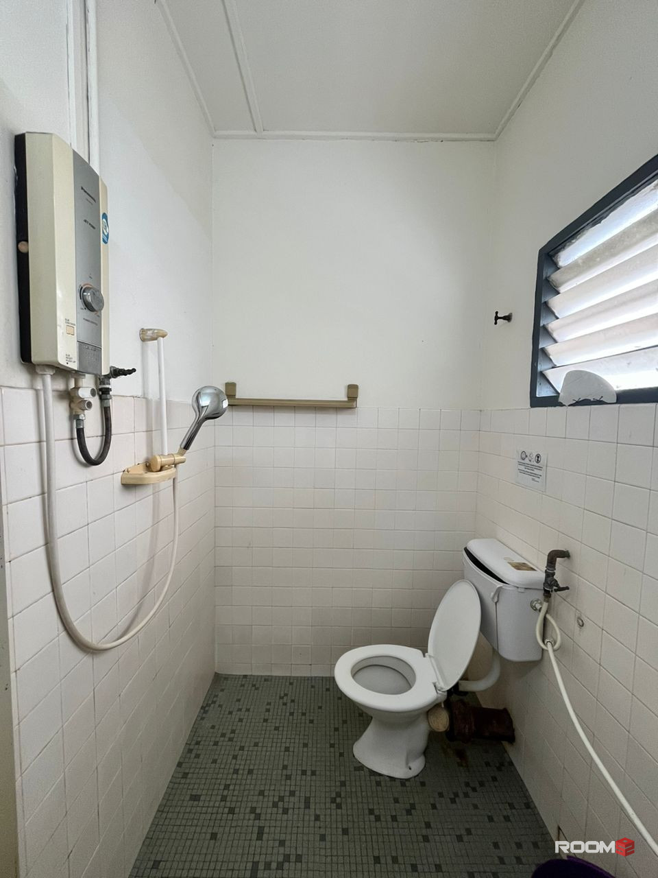 🔥LOW DEPOSIT🔥COUPLE MIDDLE ROOM FOR RENT  AT SS2 PETALING JAYA 🎏🎏NEAR TO TAMAN BAHAGIA LRT /TAMAN PARAMOUNT LRT💥💥