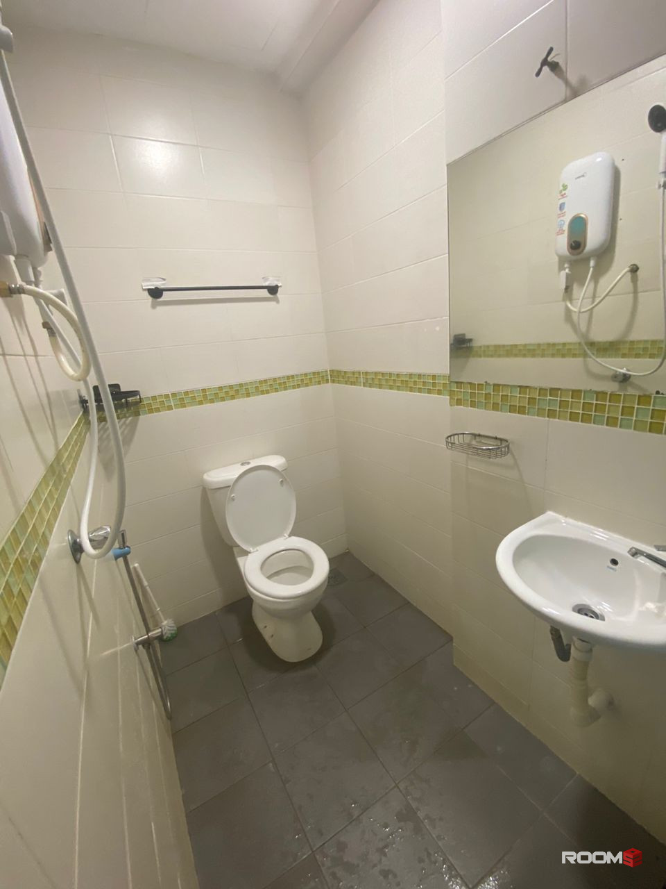 SS51, COLIVING MASTER ROOM TO RENT IN ZAMBURGER. ZERO DEPOSIT