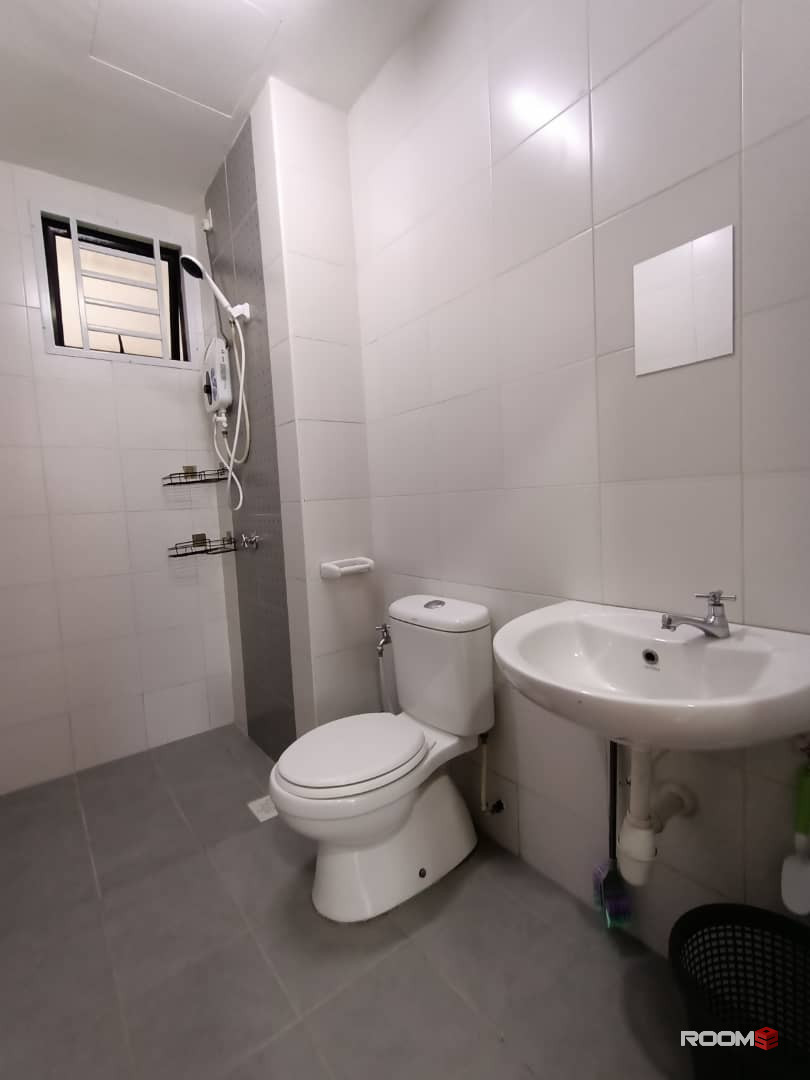 Female room for rent at Jentayu Residency @ Tampoi