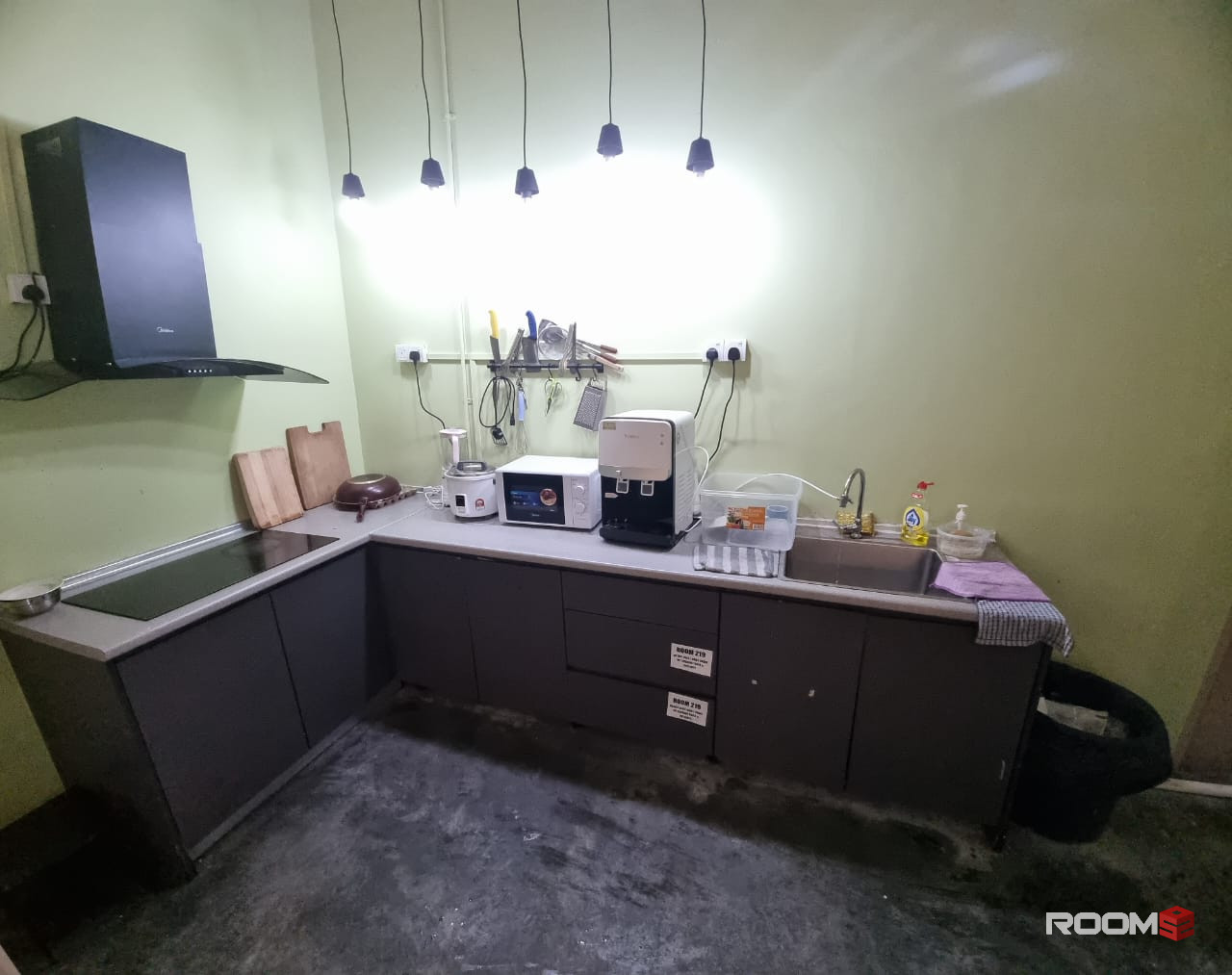 *Double Bed Room @ Cheras Maluri near MRT Maluri & Velocity Mall, KL