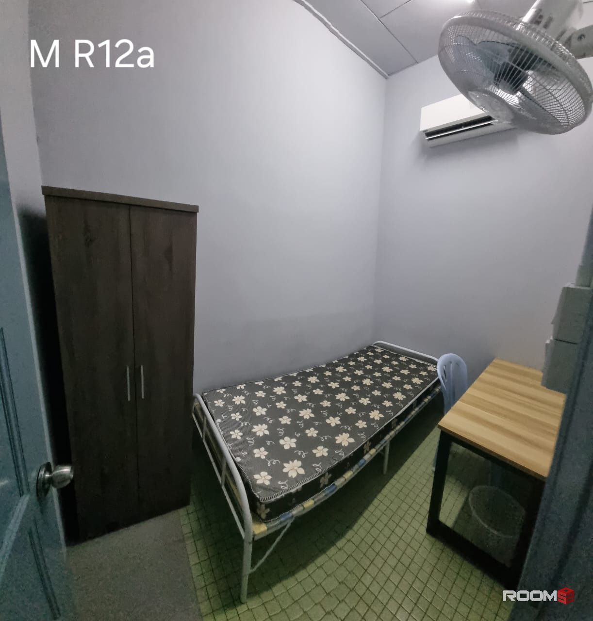*Single Room @ Taman Connaught (Landed with Free Parking) near IKON Connaught, Kuala Lumpur
