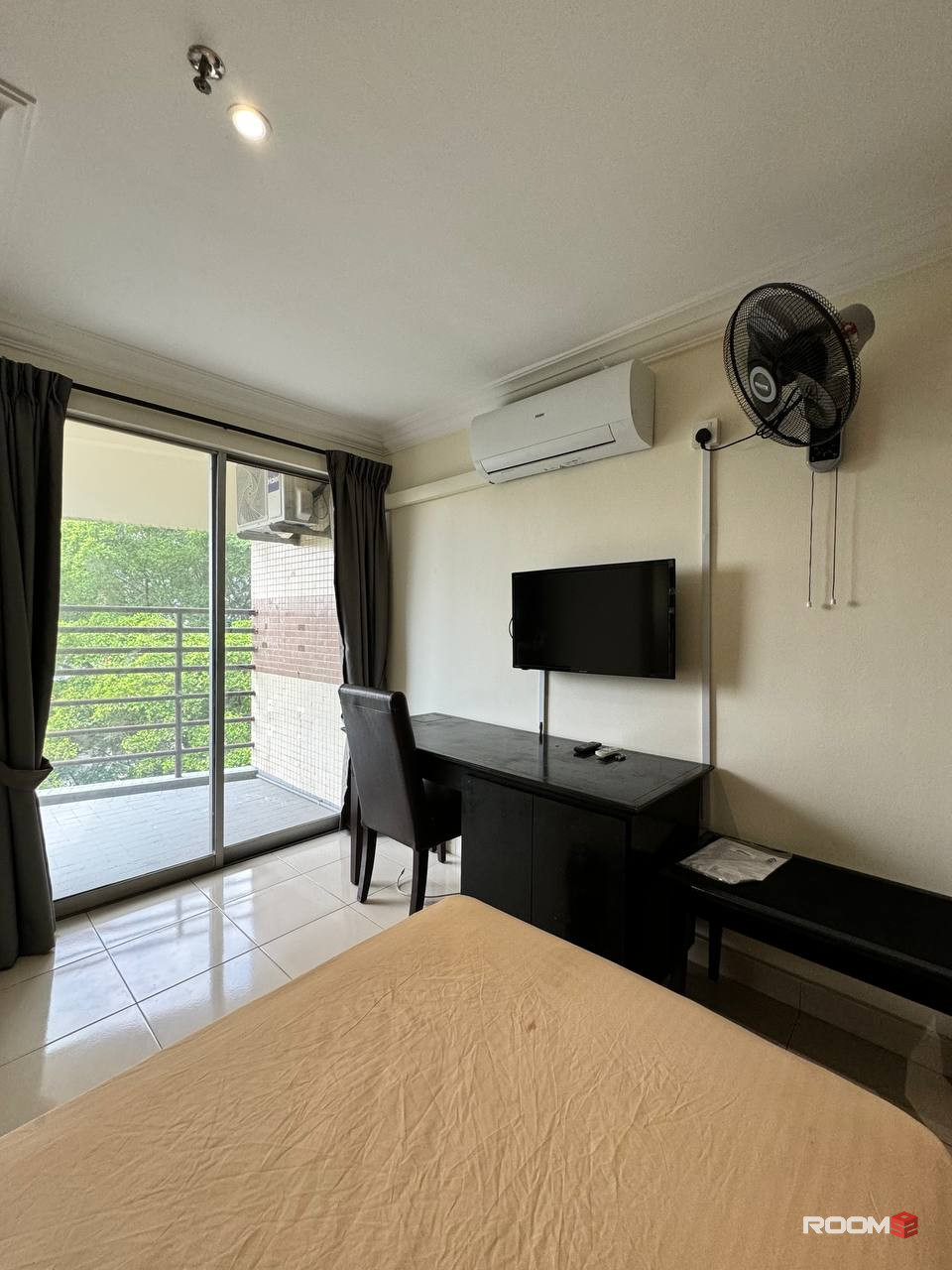 📍🌟8 min to CIQ-Fully equipped with wifi,  and zero deposit available for rent ..immediate move in🌟😎