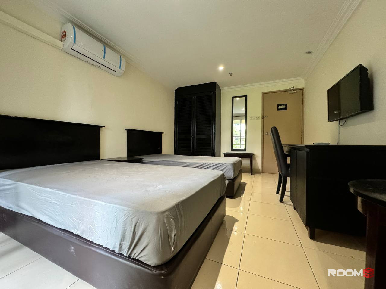 📍🌟8 min to CIQ-Fully equipped with wifi,  and zero deposit available for rent ..immediate move in🌟😎