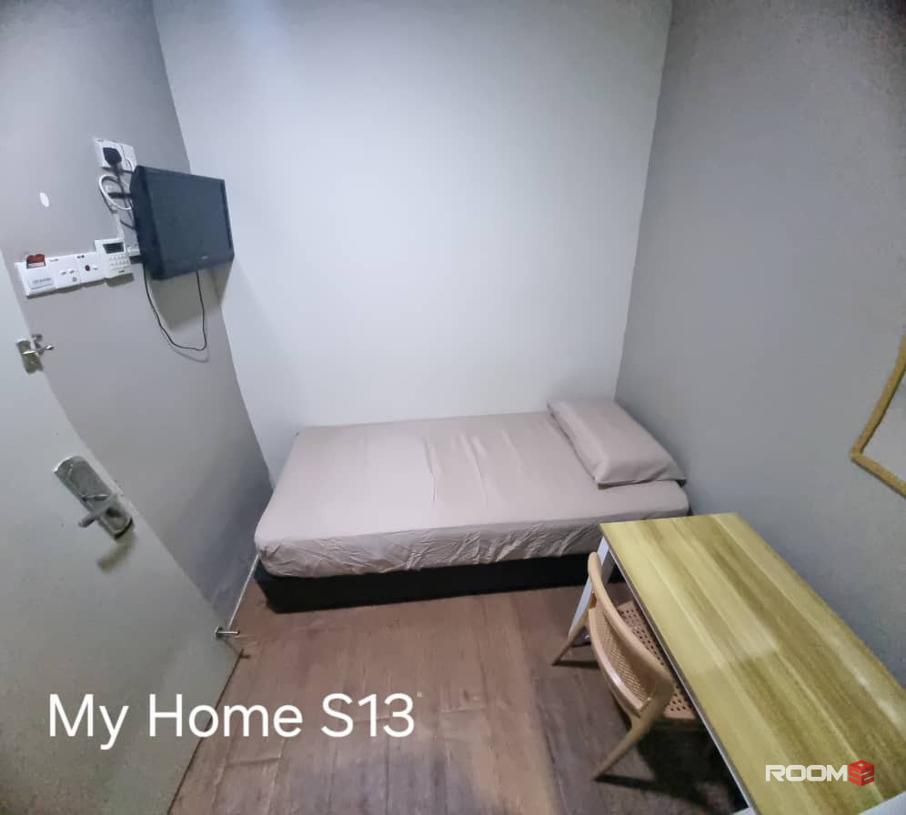 *Single Room with Bathroom @ Sri Rampai Business Park near PV 128, Kuala Lumpur