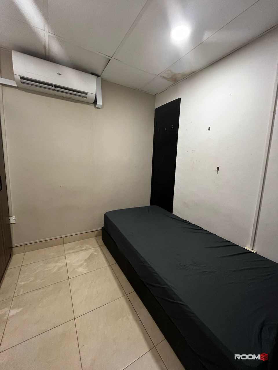 Walking distance to CIQ🚶‍♀️.. Immediate can move in ..Free WIFI, Zero depo...free rental💰💰 Comfy stay😎�