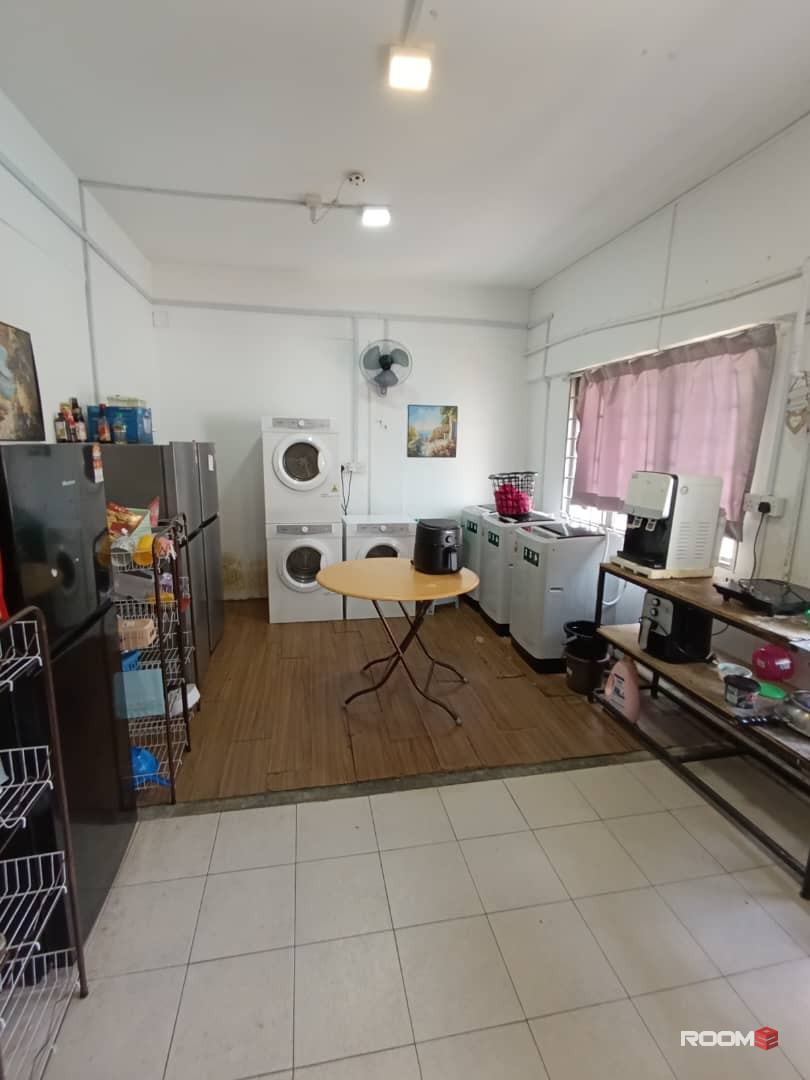 🏠Ready Move-In🏠Zero Deposit - Master Room AirCond📣  Female unit fully furnished