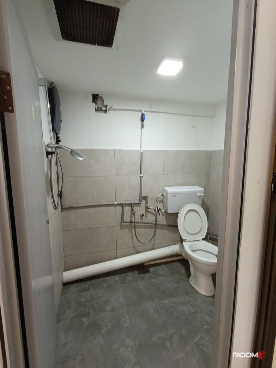🏠Ready Move-In🏠Zero Deposit - Master Room AirCond📣  Female unit fully furnished
