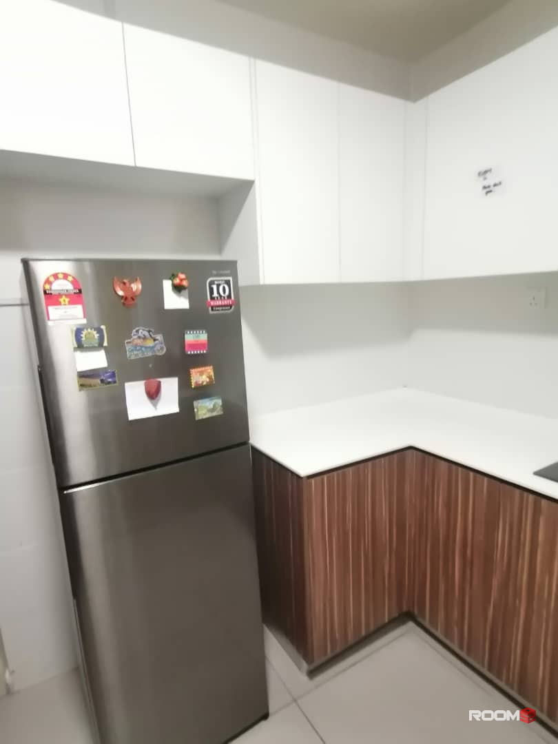 Room for rent at Season Luxury Apartment at Larkin