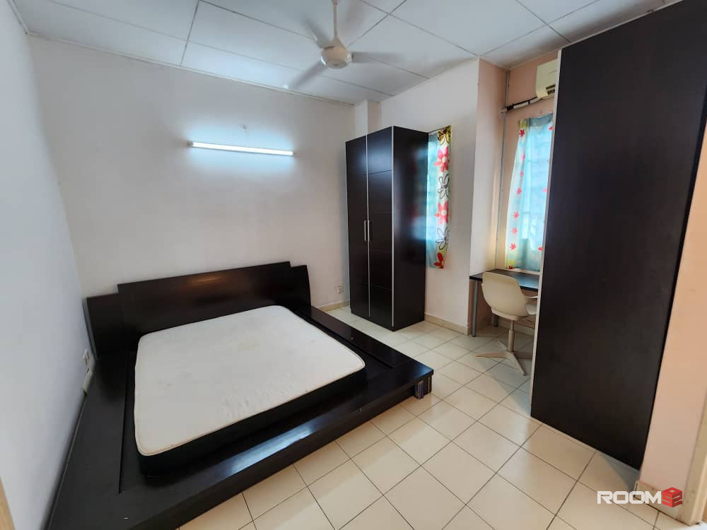 BANDAR BUKIT BUKIT, MASTER ROOM TO RENT, ZERO DEPOSIT
