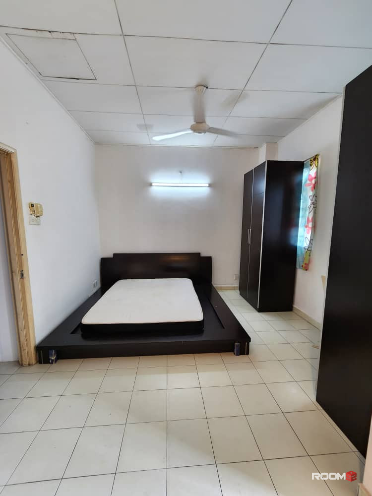 BANDAR BUKIT BUKIT, MASTER ROOM TO RENT, ZERO DEPOSIT