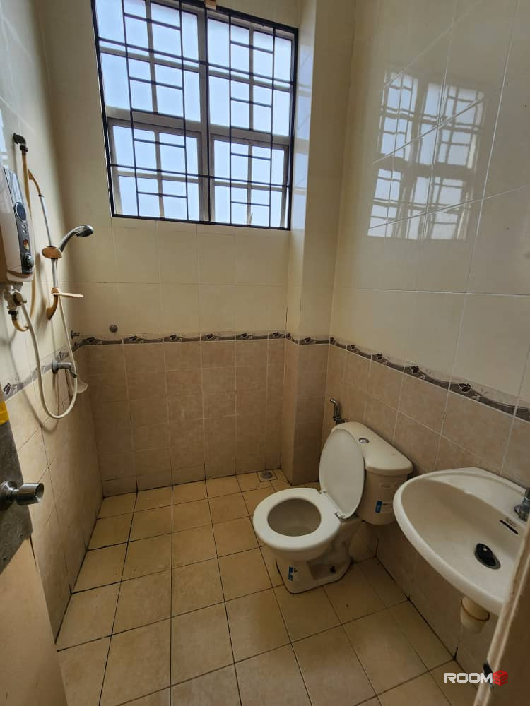 BANDAR BUKIT BUKIT, MASTER ROOM TO RENT, ZERO DEPOSIT