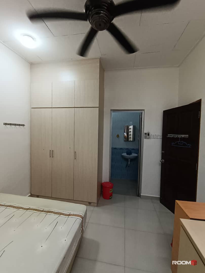Room for rent at Taman Pelangi @ Johor Bahru