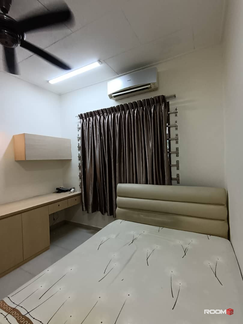Room for rent at Taman Pelangi @ Johor Bahru