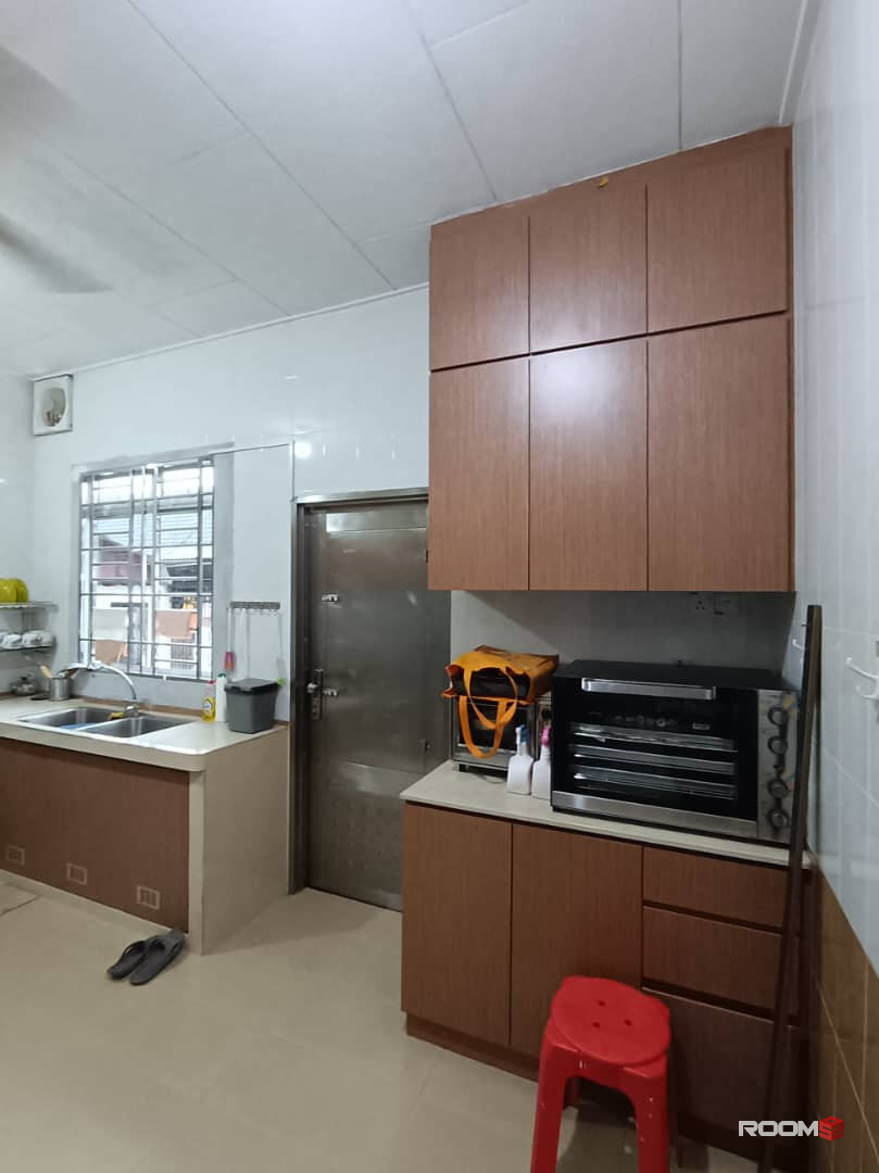 Room for rent at Taman Pelangi @ Johor Bahru