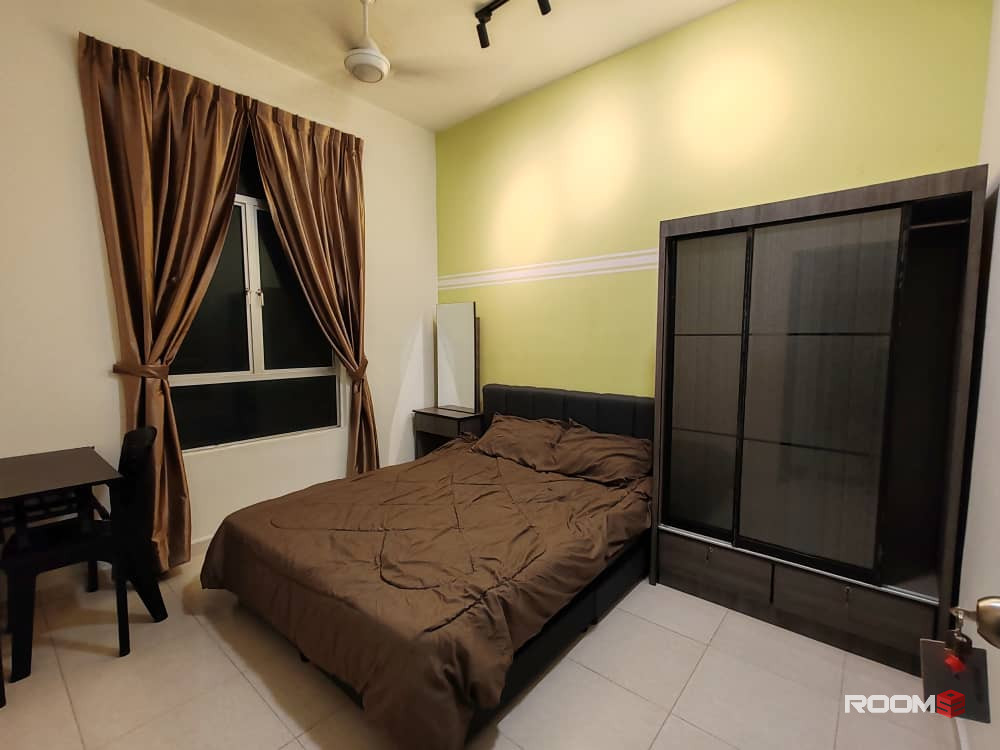 Female room for rent at SuriaMas Suite @ Larkin JB