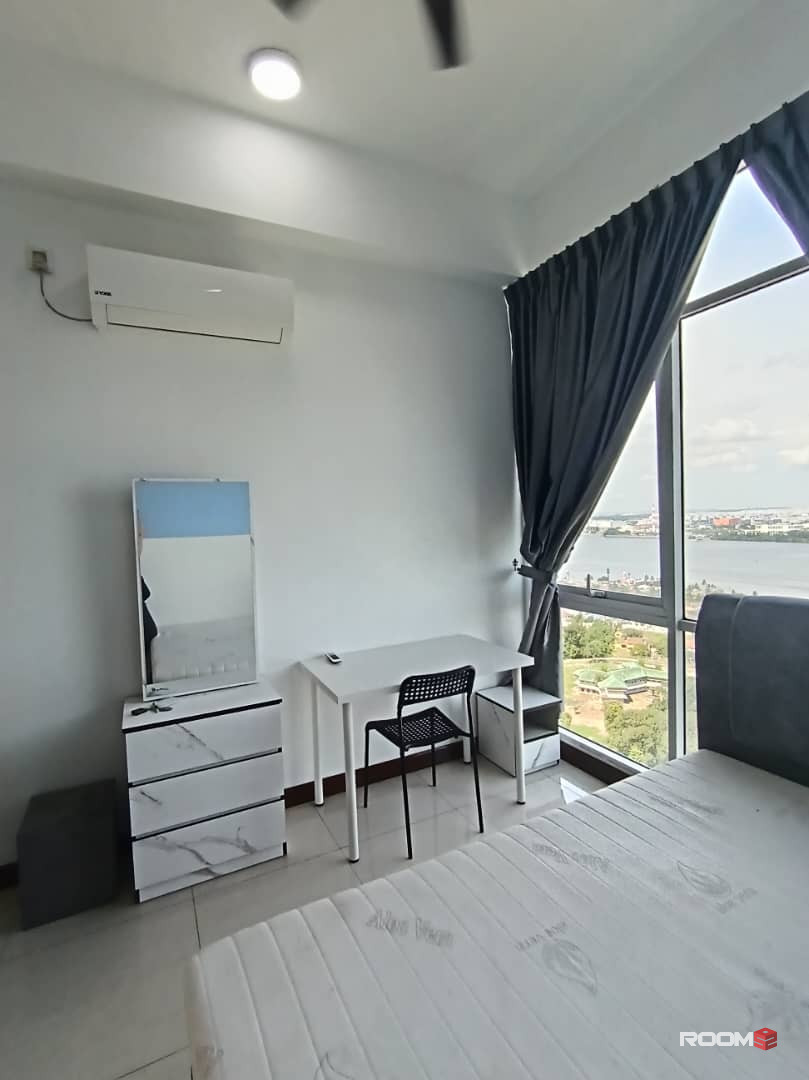 Female room for rent at Paragon Suites @ CIQ JB Town