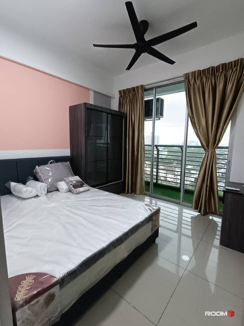Male Room for rent at Larkin Heights @ Larkin Idaman