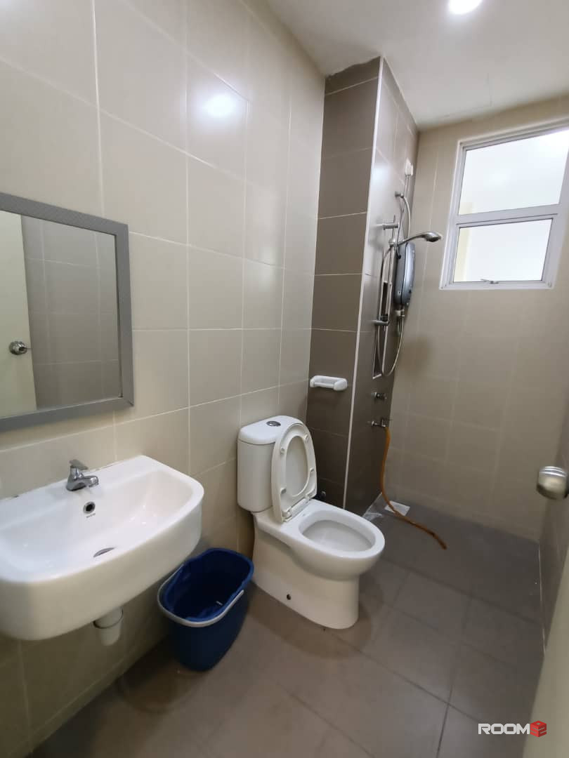 Room for rent at Aliff Avenue @ Damansara Aliff Tampoi