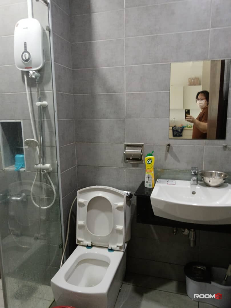 Room for rent at Paragon Suite @ CIQ JB