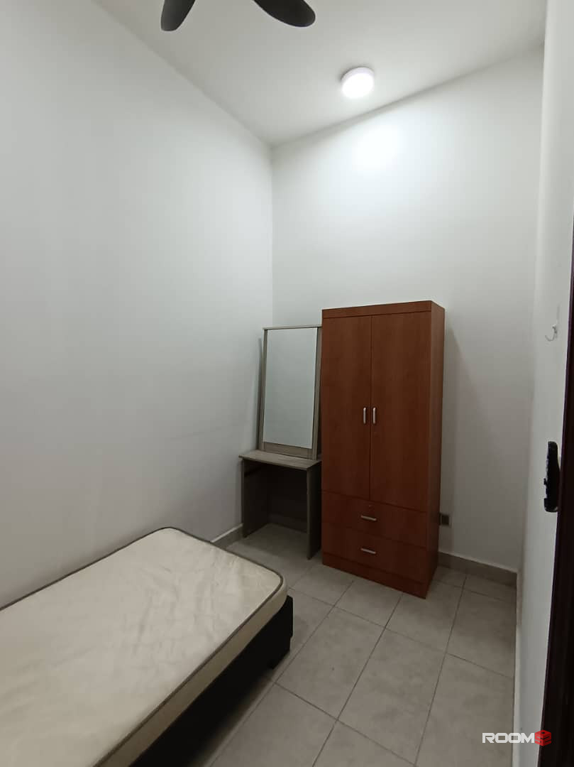 Room for rent at Paragon Suites @ CIQ JB Town