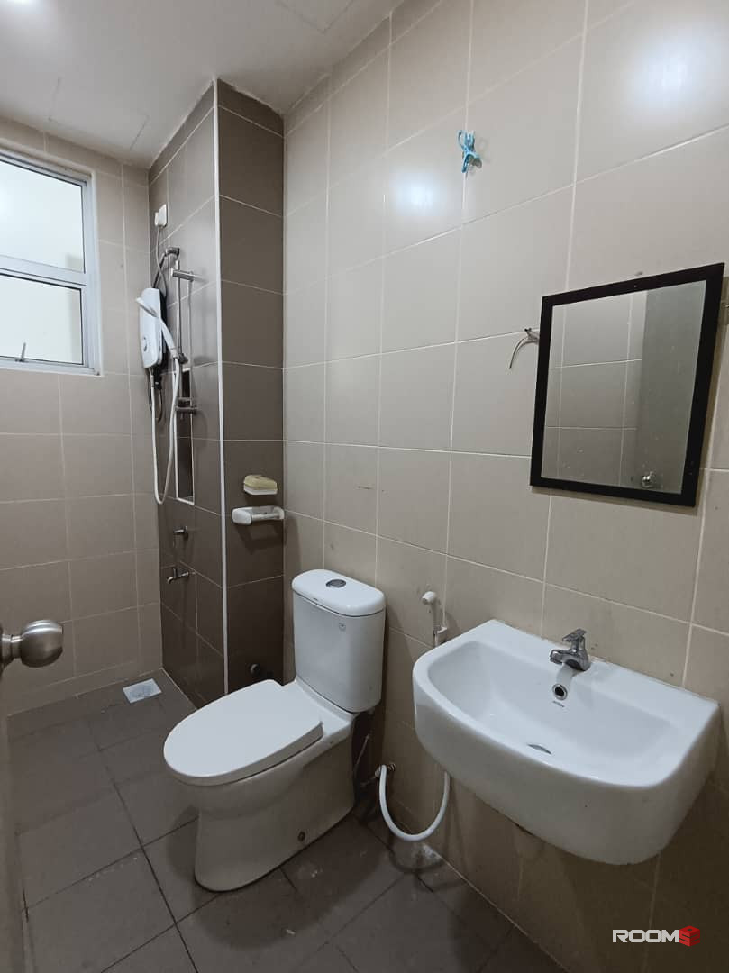 Room for rent at Aliff Avenue @ Damansara Aliff Tampoi