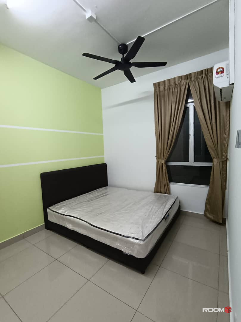 Female room for rent at SuriaMas Suite @ Larkin JB