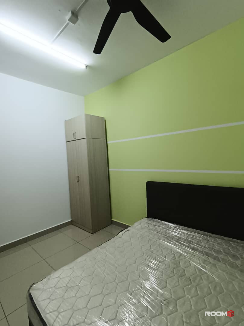 Female room for rent at SuriaMas Suite @ Larkin JB