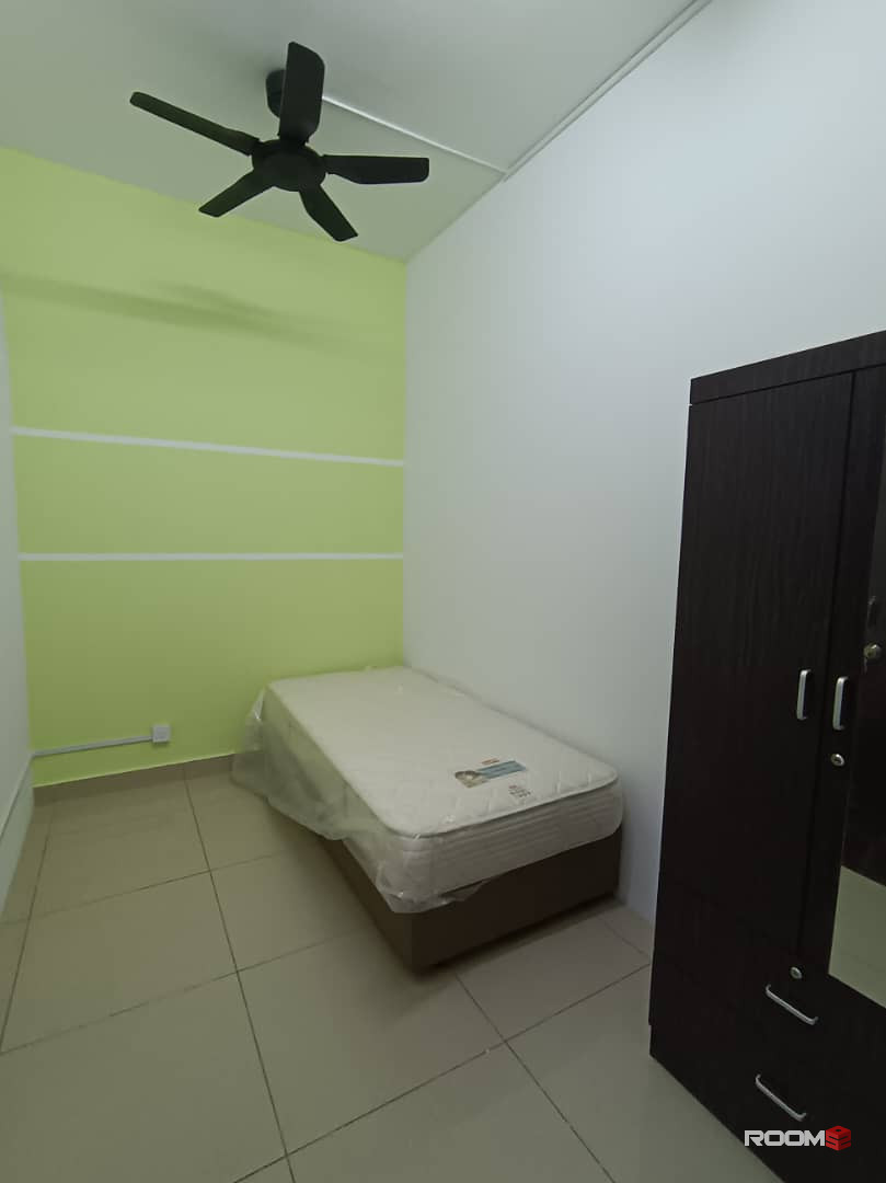 Female room for rent at SuriaMas Suite @ Larkin JB