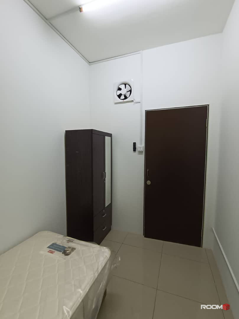Female room for rent at SuriaMas Suite @ Larkin JB